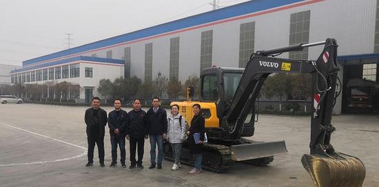 助推電氣化,沃爾沃ec55電動挖掘機交付試用作業(yè)_鐵甲工程機械網(wǎng)